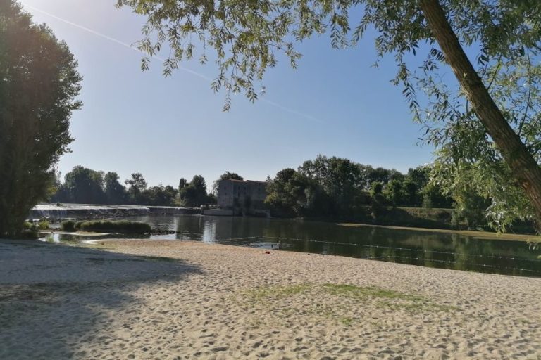 Plage à Aiguillon